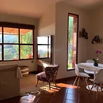 La Mandorla Salata Nyaraló *